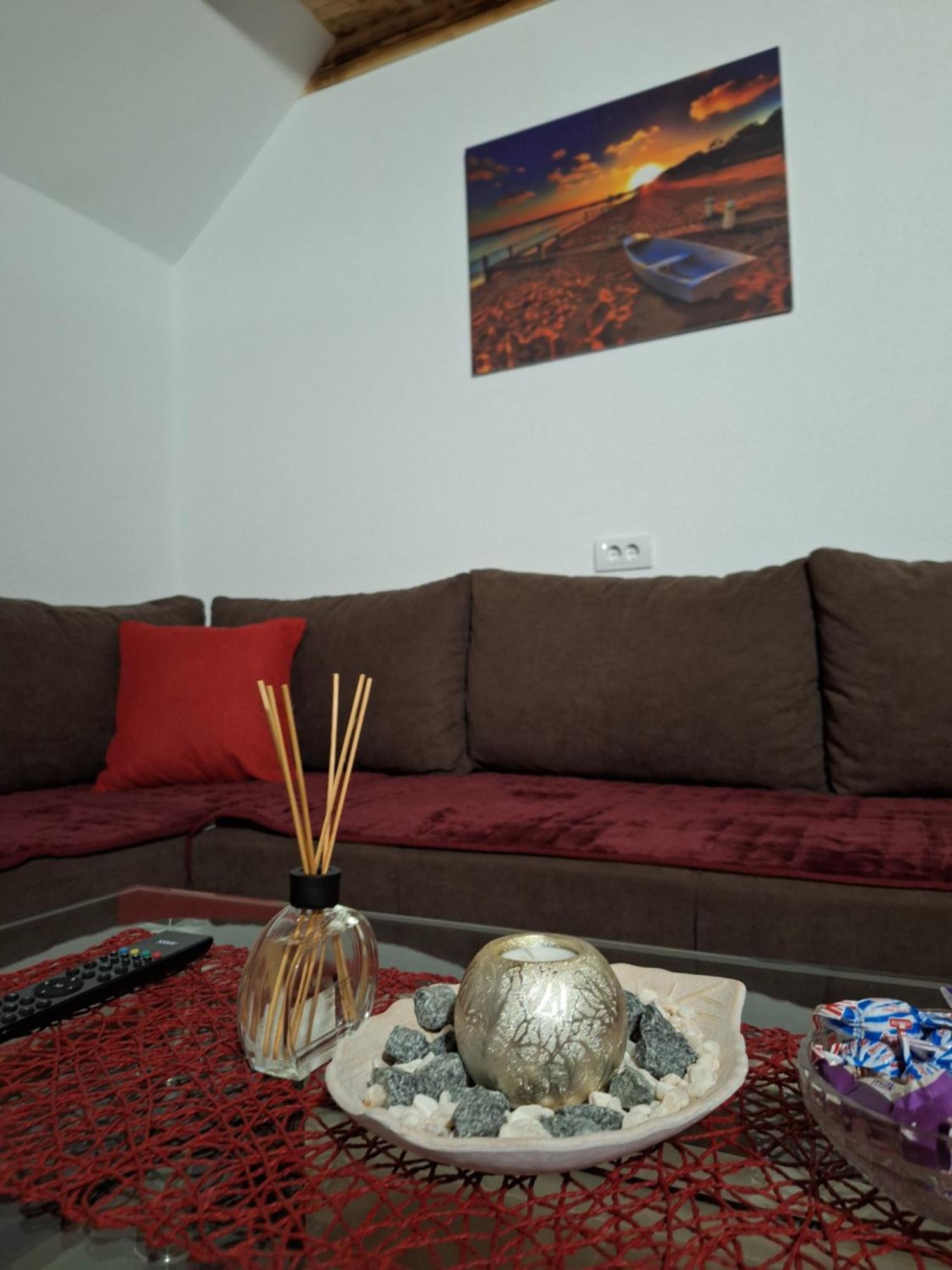 Apartmani Lena Плужине Экстерьер фото