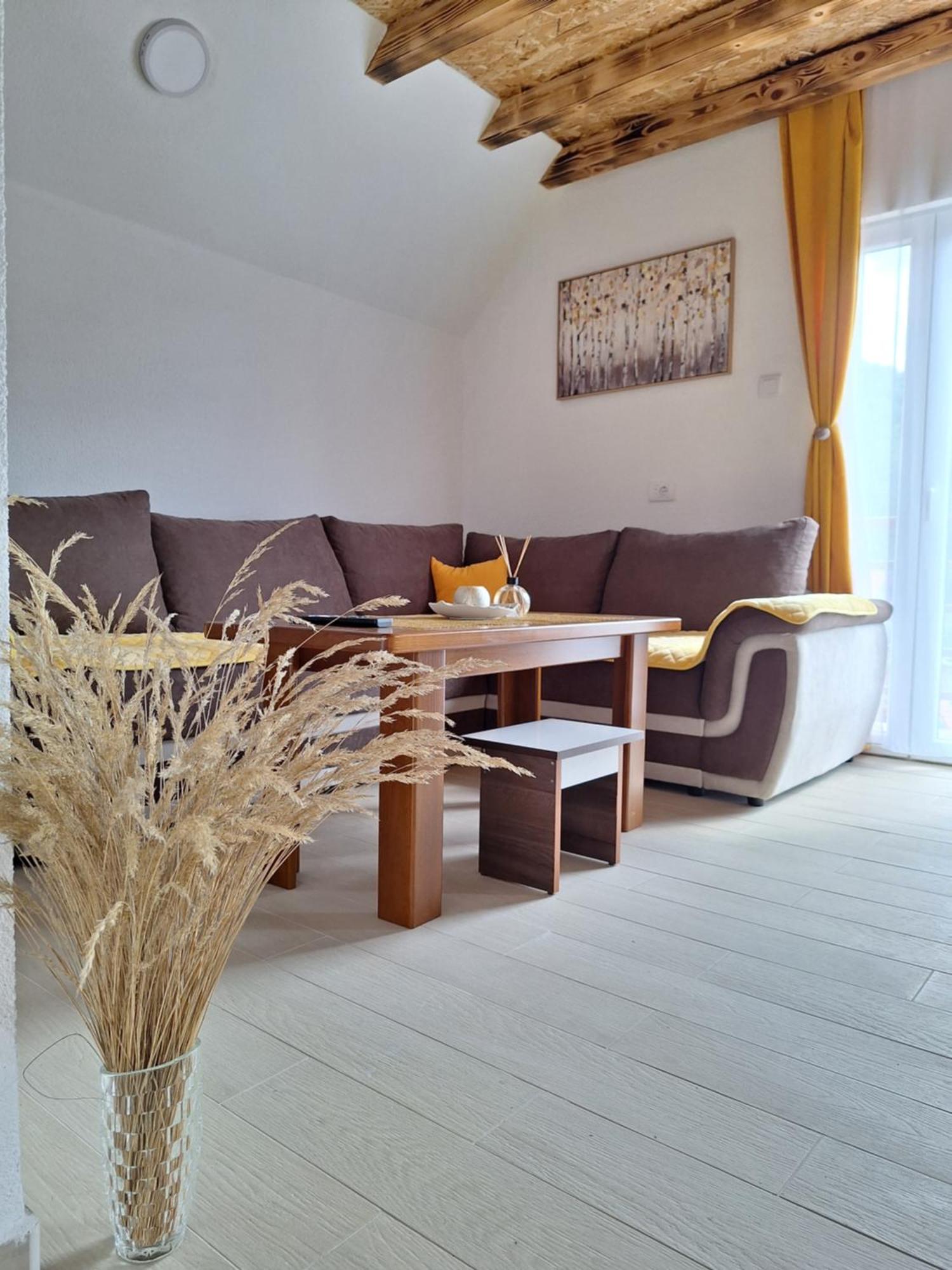 Apartmani Lena Плужине Экстерьер фото