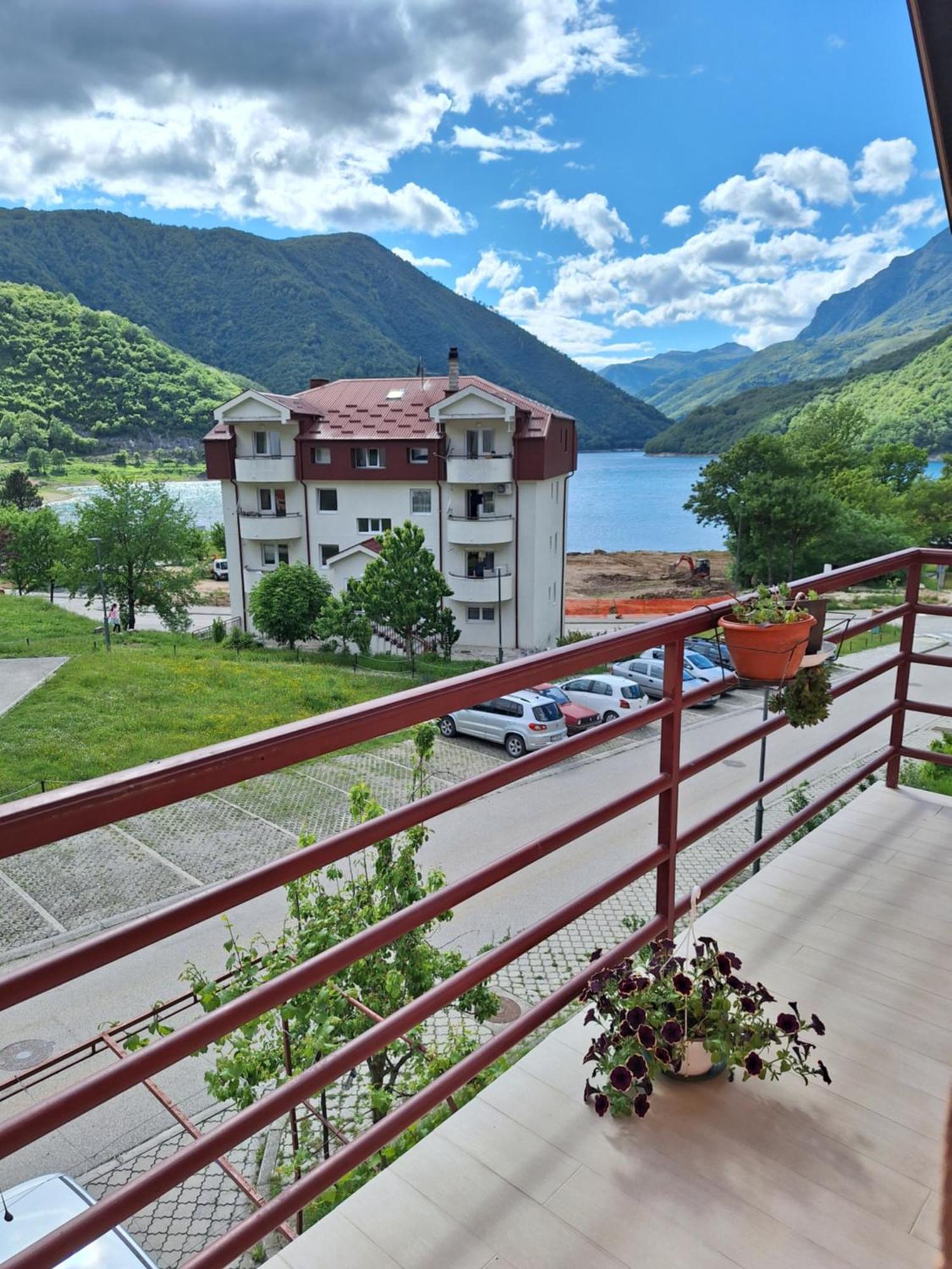 Apartmani Lena Плужине Экстерьер фото