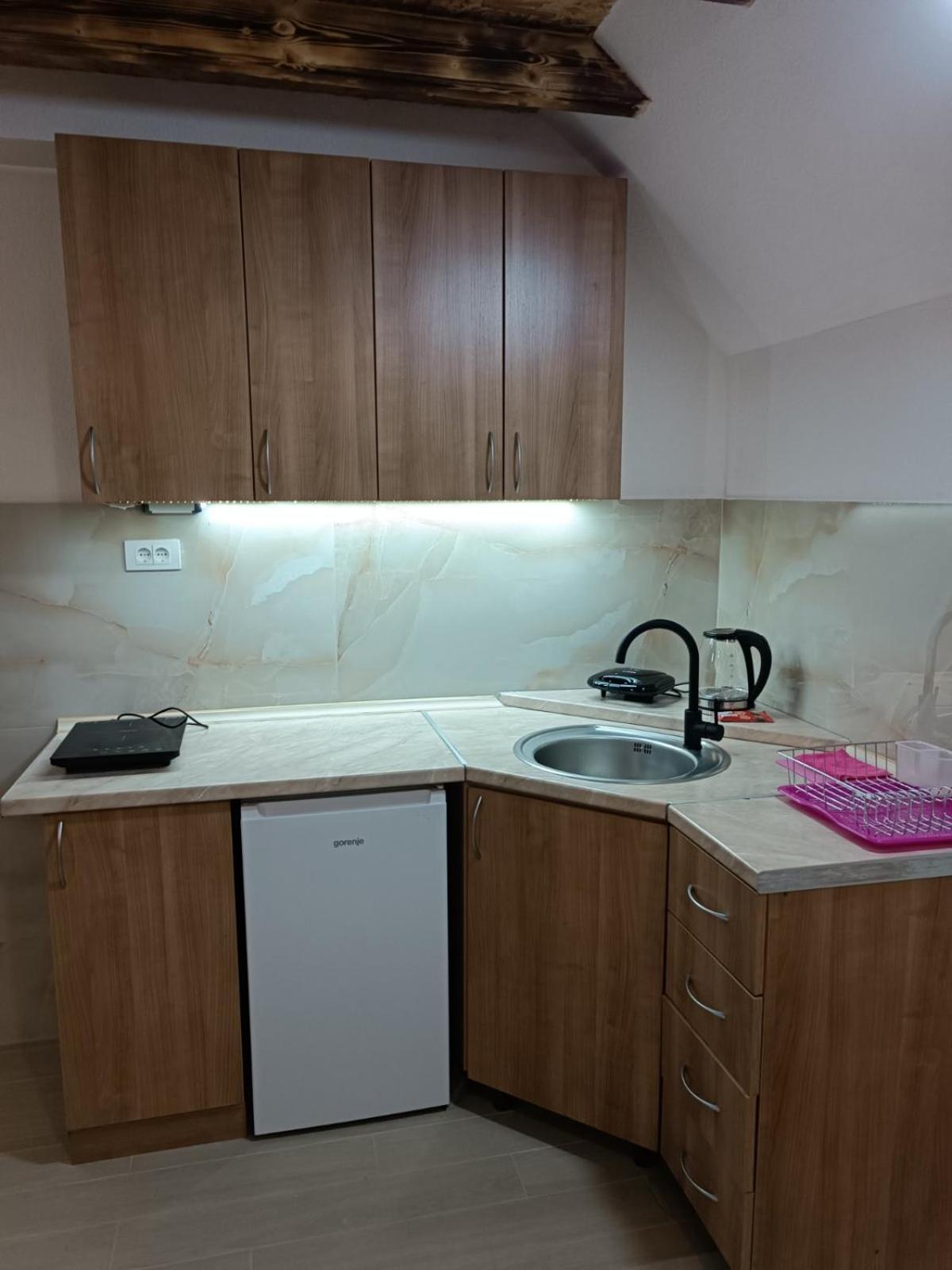 Apartmani Lena Плужине Экстерьер фото