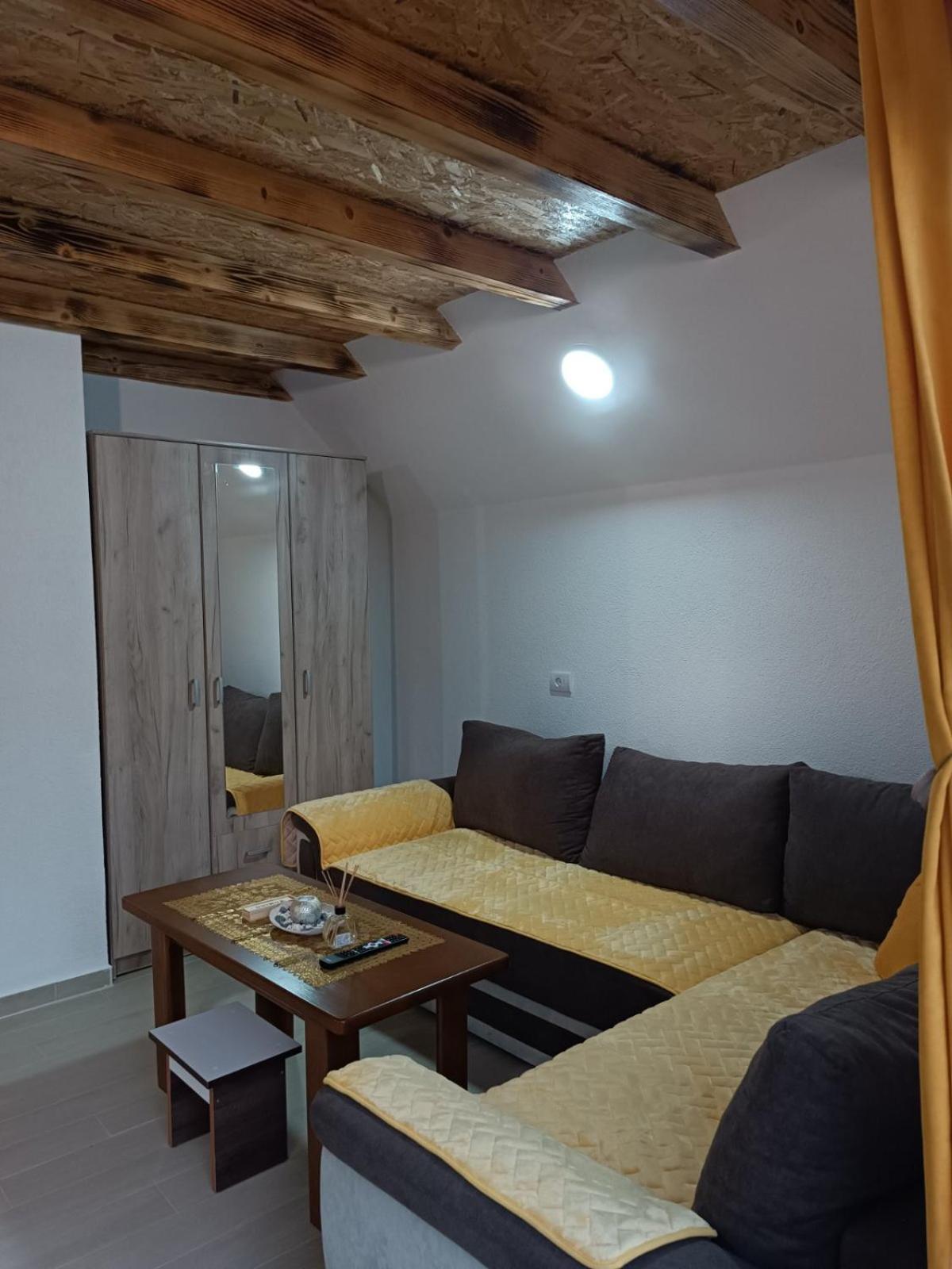 Apartmani Lena Плужине Экстерьер фото