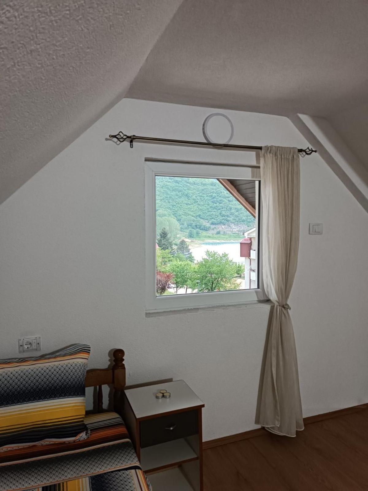 Apartmani Lena Плужине Экстерьер фото