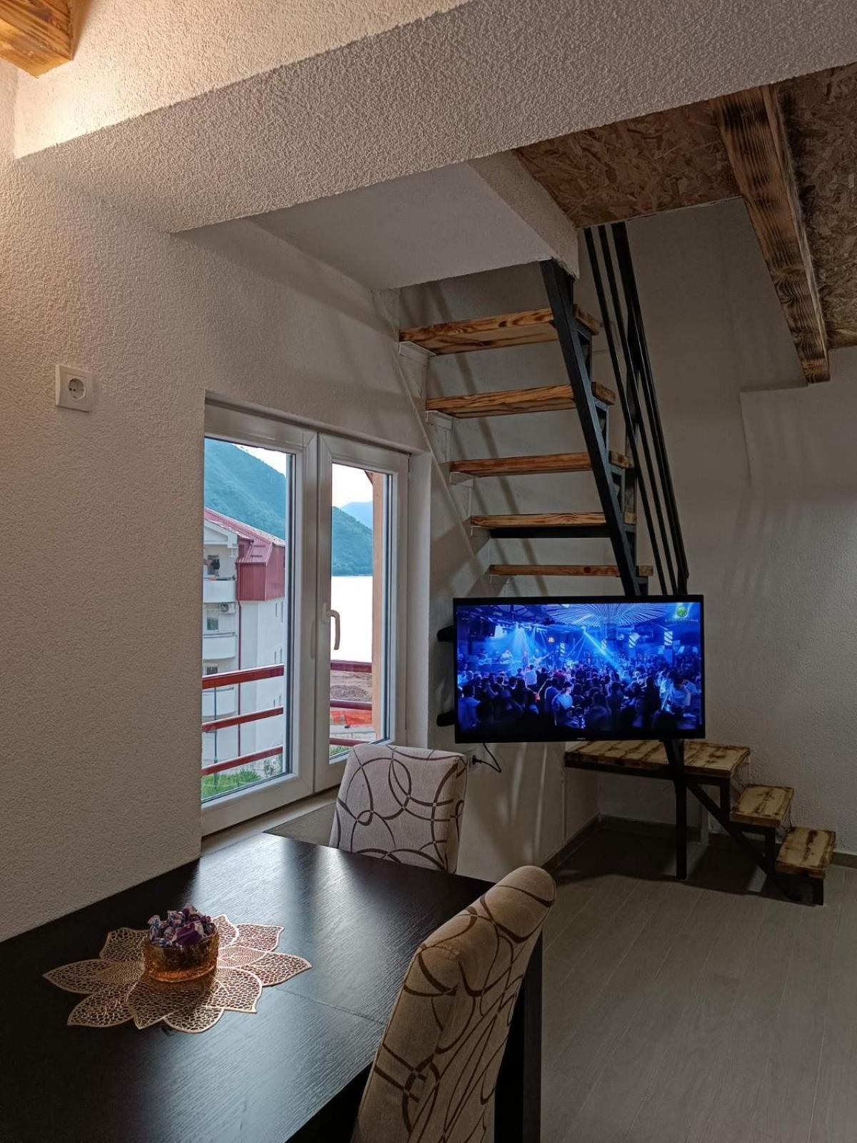 Apartmani Lena Плужине Экстерьер фото