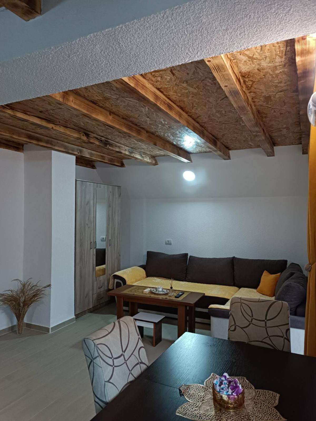Apartmani Lena Плужине Экстерьер фото