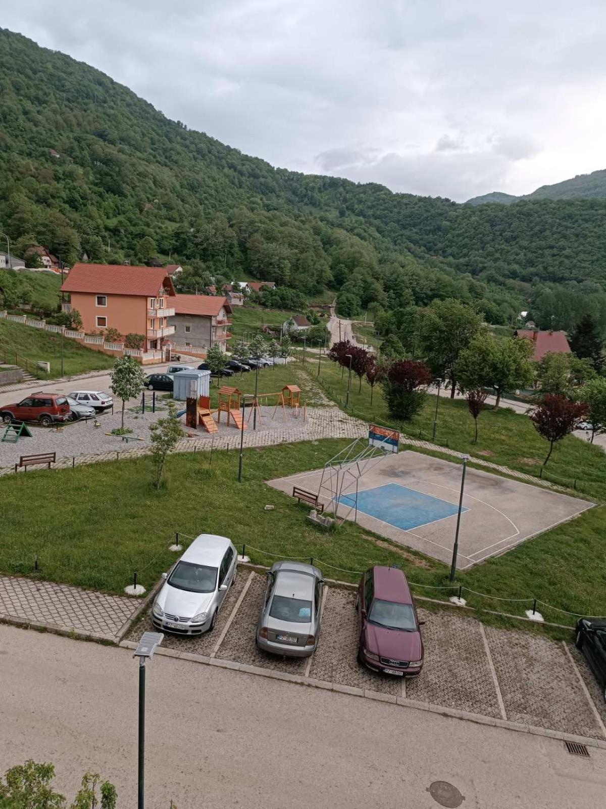 Apartmani Lena Плужине Экстерьер фото