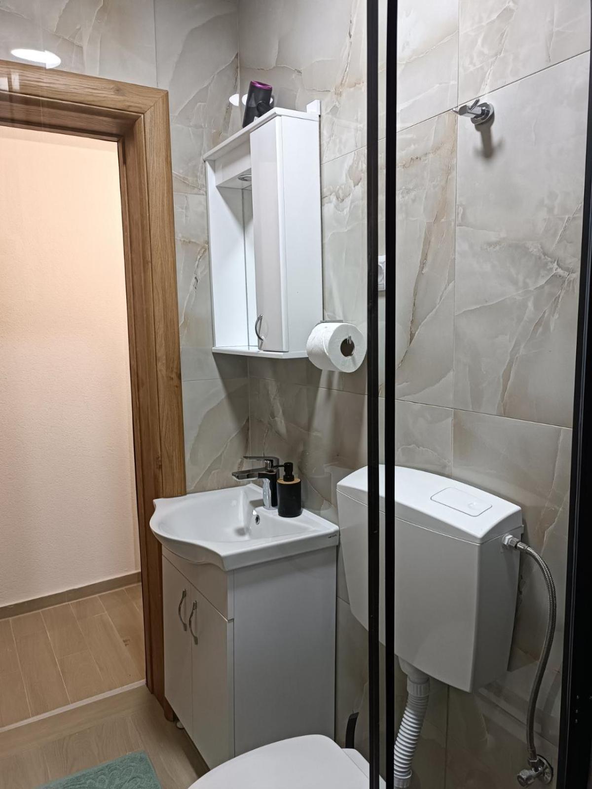 Apartmani Lena Плужине Экстерьер фото